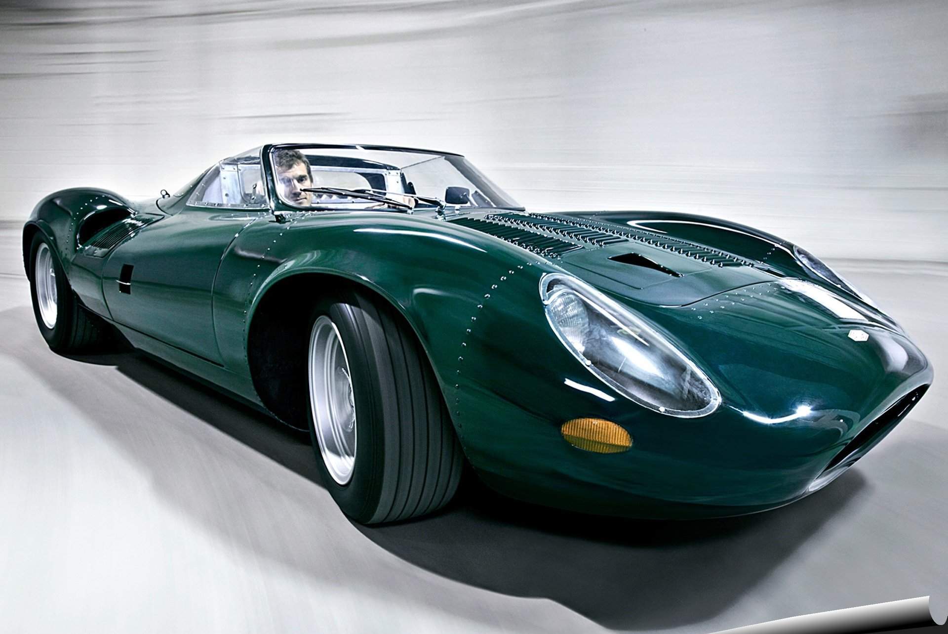 Jaguar XJ-13 in motion